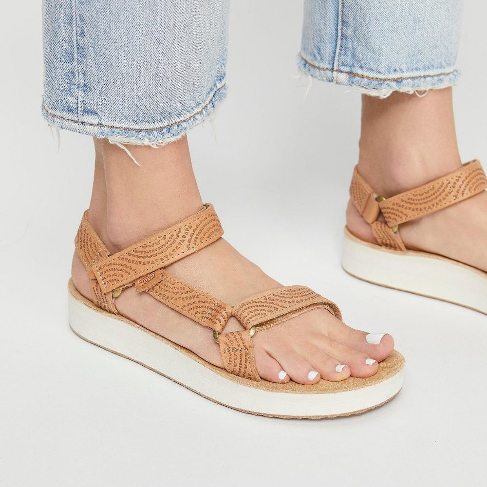 Teva Midform Universal Geometric Tan Size 8